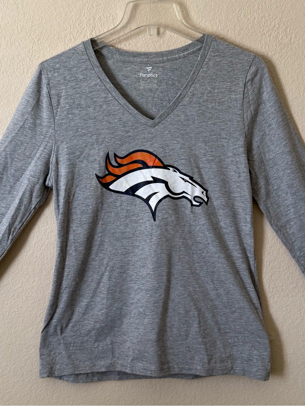 Fanatics NFL Denver Broncos Gray V-Neck Long Sleeve Shirt - S NEW